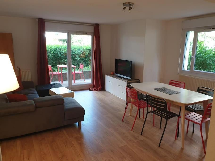 62 M2 Rez De Jardin, Terrasse , 6 Lits Et Parking Appartement Annecy Buitenkant foto